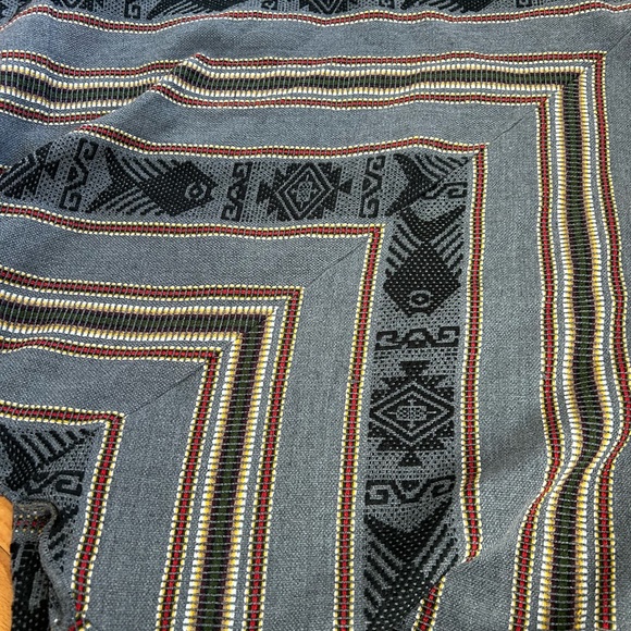 Tejidos Diaz- Gray Woven Ecuadorian Poncho - Picture 7 of 10